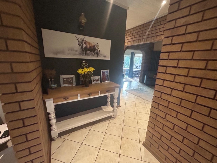 4 Bedroom Property for Sale in Hartbeesfontein AH North West